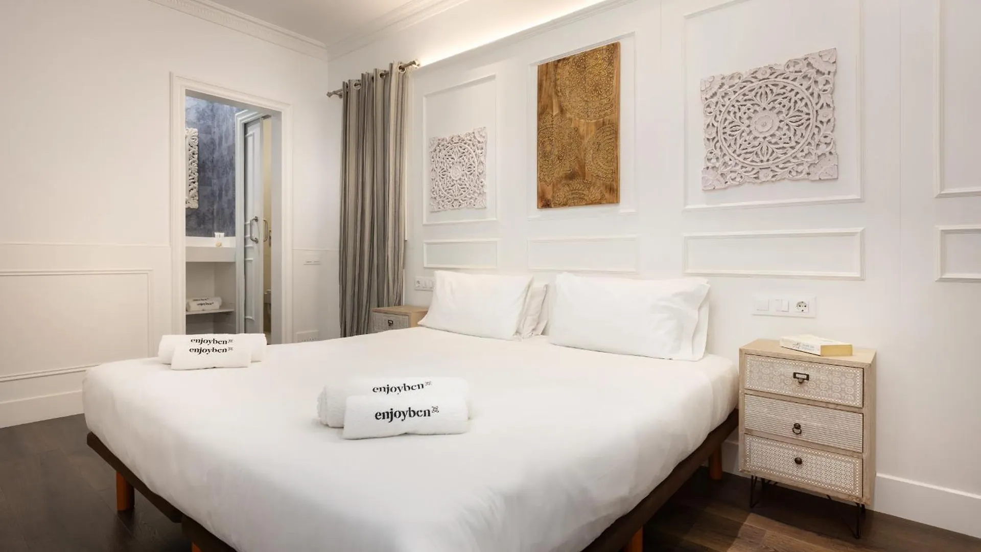Enjoybcn Coliseum Apartments Barcelona